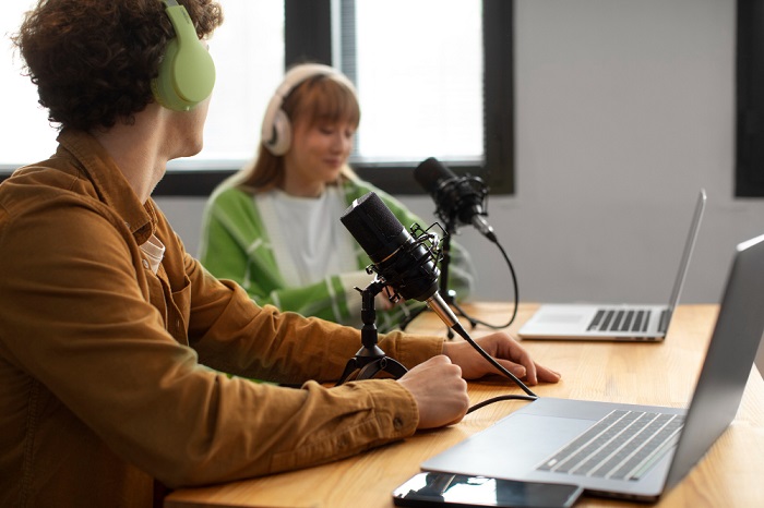Los 10 MEJORES podcasts en inglés para aprender rápido y eficazmente